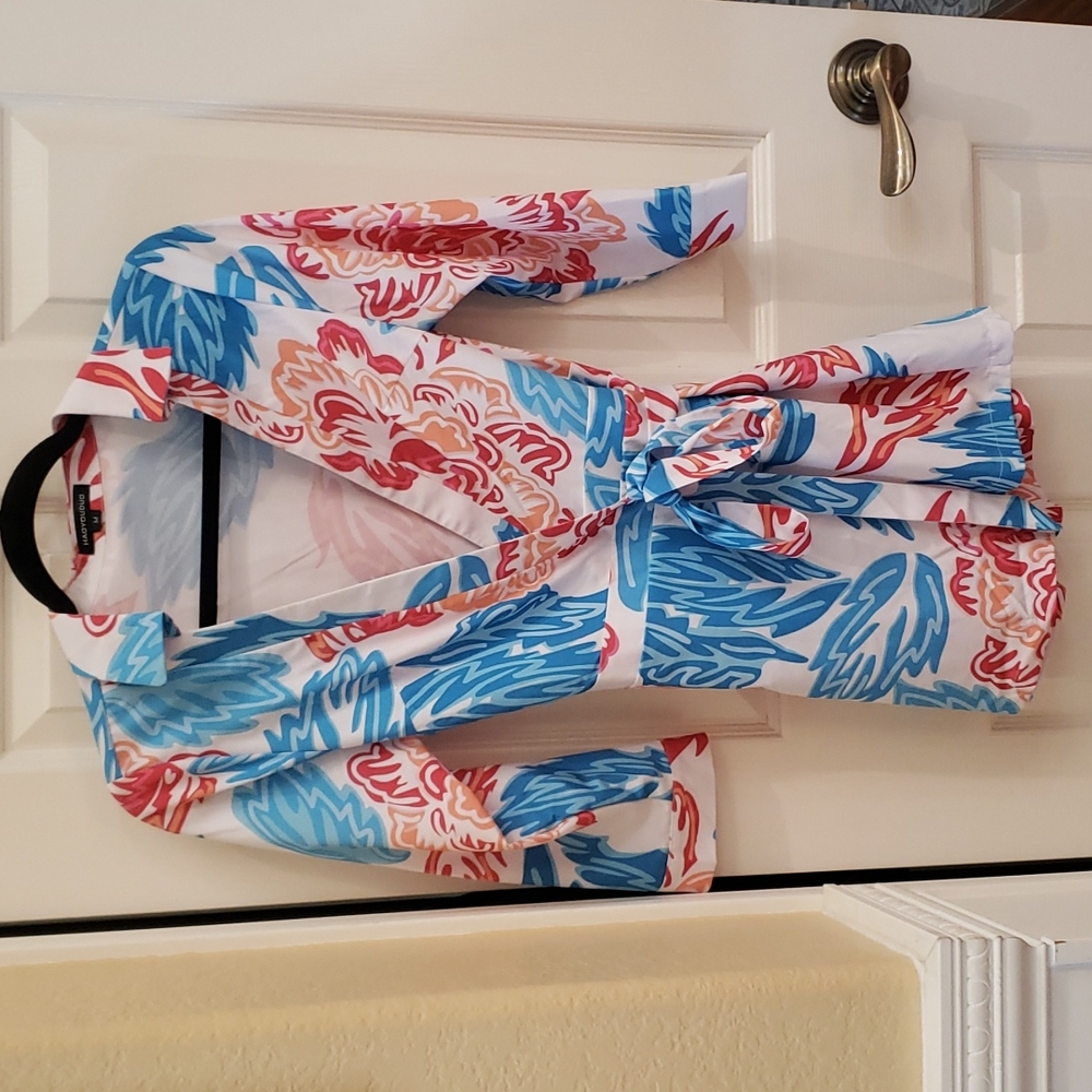 FABULOUS Low V Neck Romper Size Medium